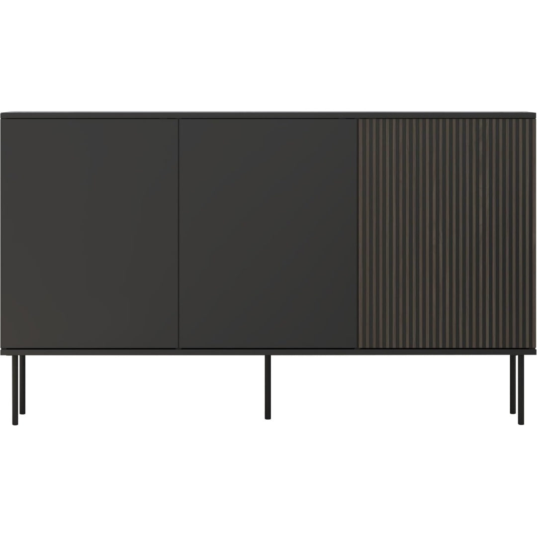 3 Tueren praegen das Sideboard