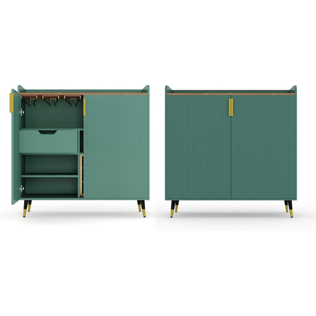Sideboard verbindet Schubladen und Flaschenablagen