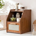 Bambuselemente und Schubladen an dem Sideboard